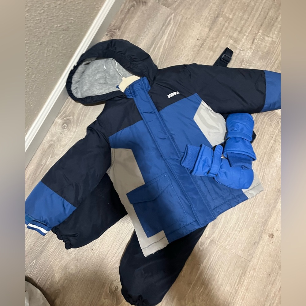 Oshkosh 4T Snowset bibs, gloves, snow jacket
